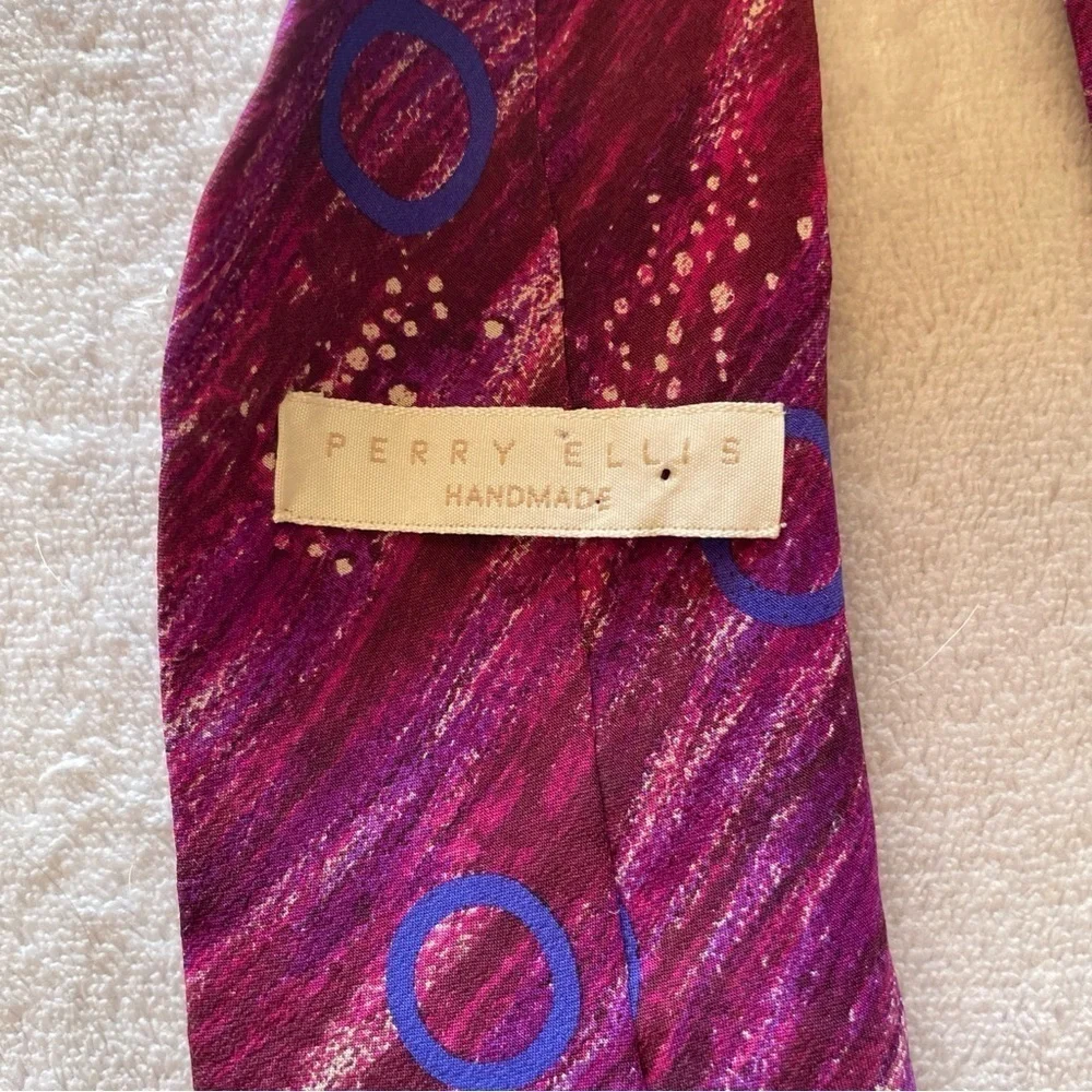 Perry Ellis hand painted Purple Patterned Men's Tie 100% silk